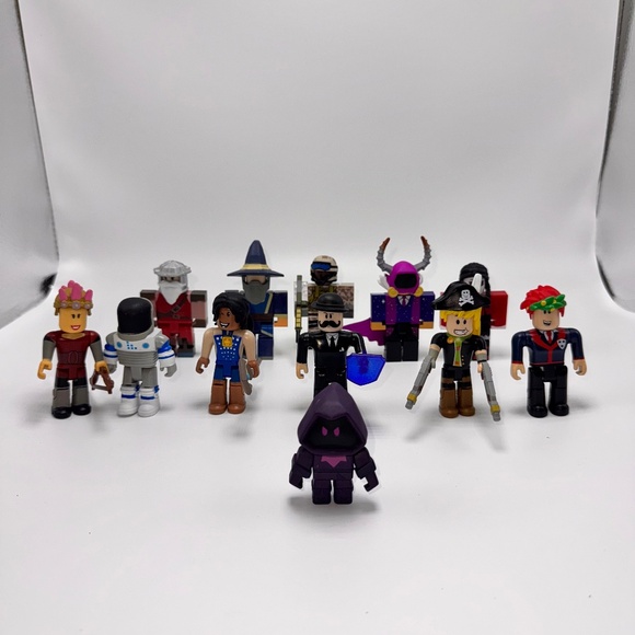 ROBLOX Classics Series 7 Figure Set Jazwares - Picture 1 of 8